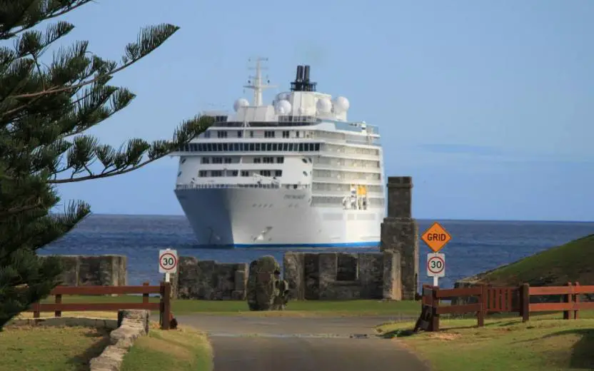 cruise from auckland to norfolk island